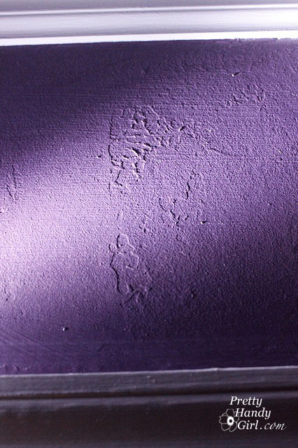 flash-light-textured-walls