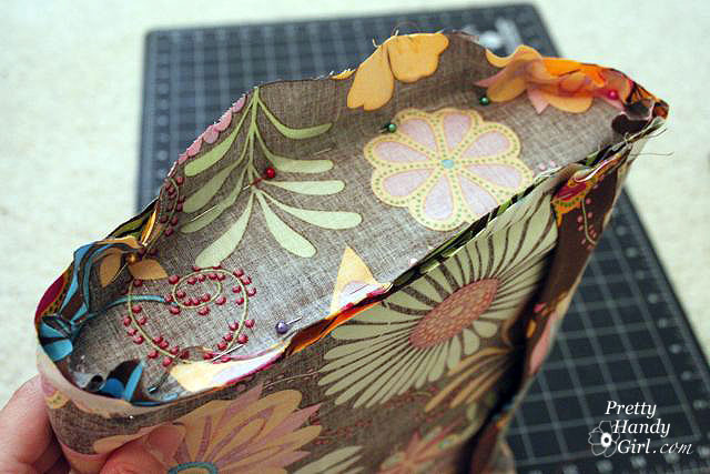 pin_edges_of_pillow