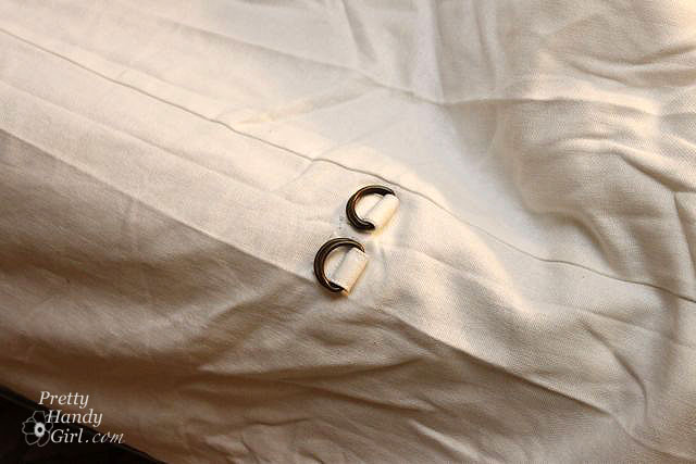 d-rings_in_back_slipcover