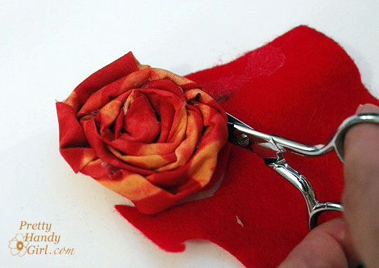 cut_felt_around_rose