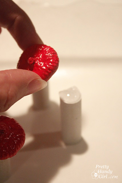 place_acorn_tops_in_glue