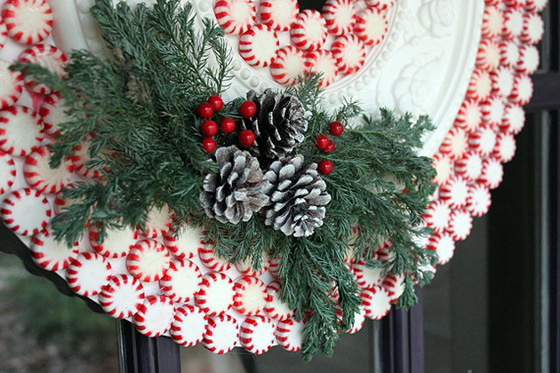side_detail_wreath