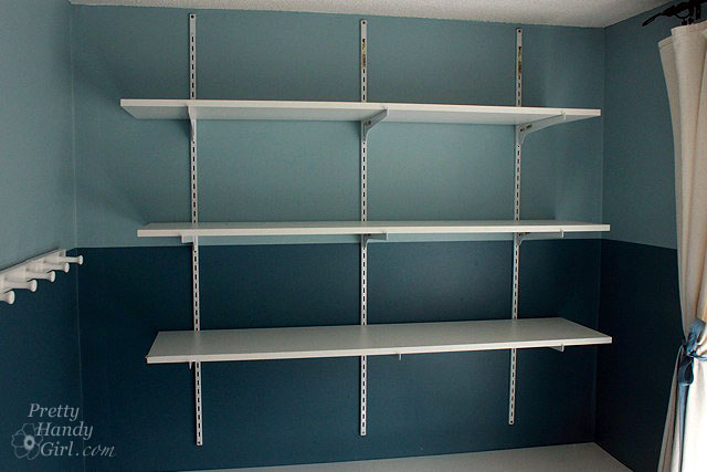 empty_wall_shelves