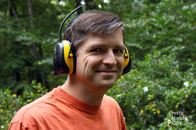 Guy_with_work_tunes_on