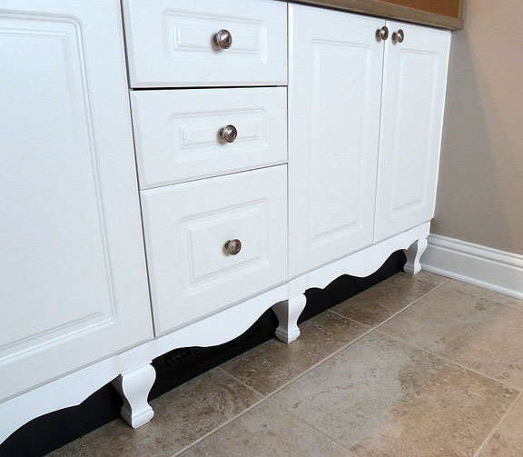 bathroom_cabinet_with_feet