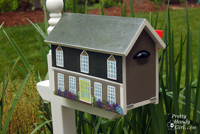 dutch_colonial_house_mailbox