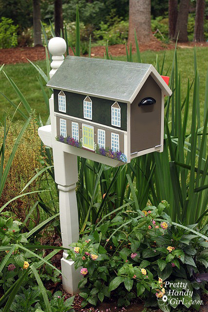 mailbox_on_post