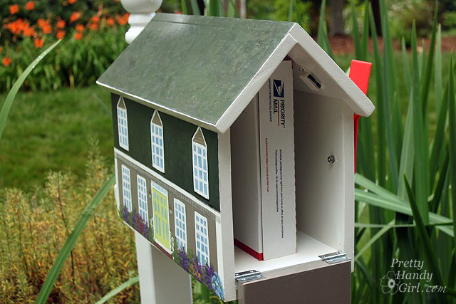 mailbox_that holds_priority_mail_box