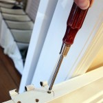 unscrewing_screw