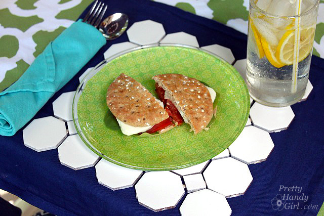 tile_square_place_setting_charger