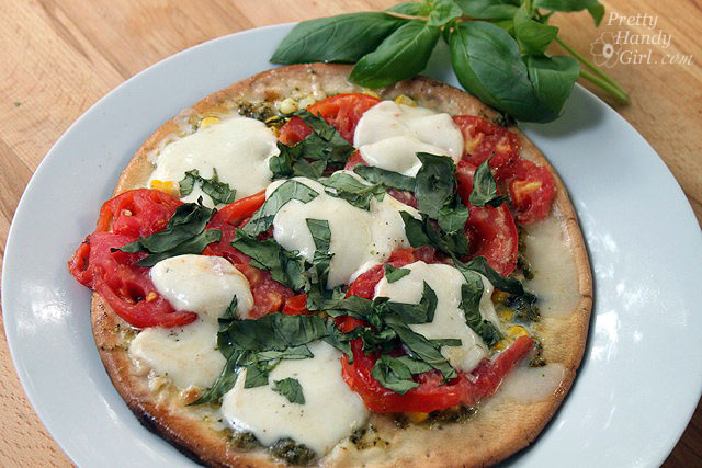 grilled_pesto_corn_pizza