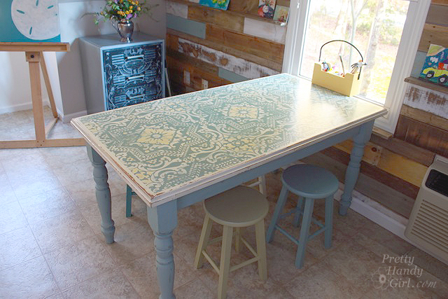 stenciled_table_lisboa