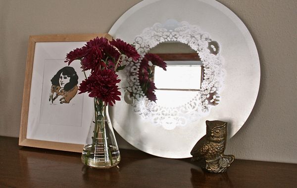 Spraypainted Doily Lace Mirror | 30 Amazing DIY Mirrors
