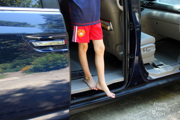 Women Barefeet Wash The Car And Van Youtube Women Barefeet Wash The Car And Van Youtube