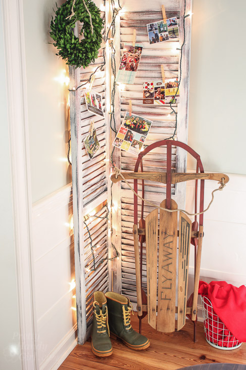 shutters-display-christmas-cards