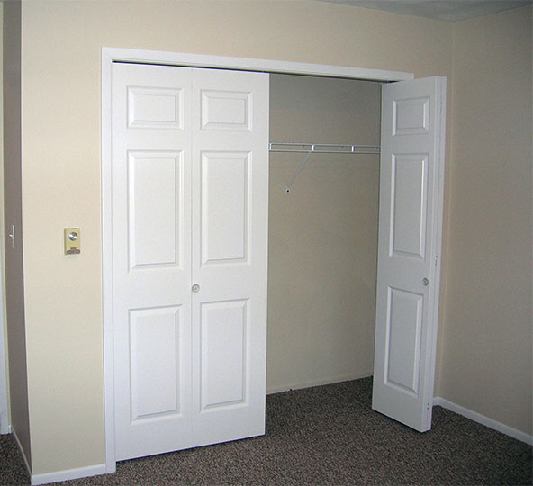 Bi-fold-closet-pantry-doors