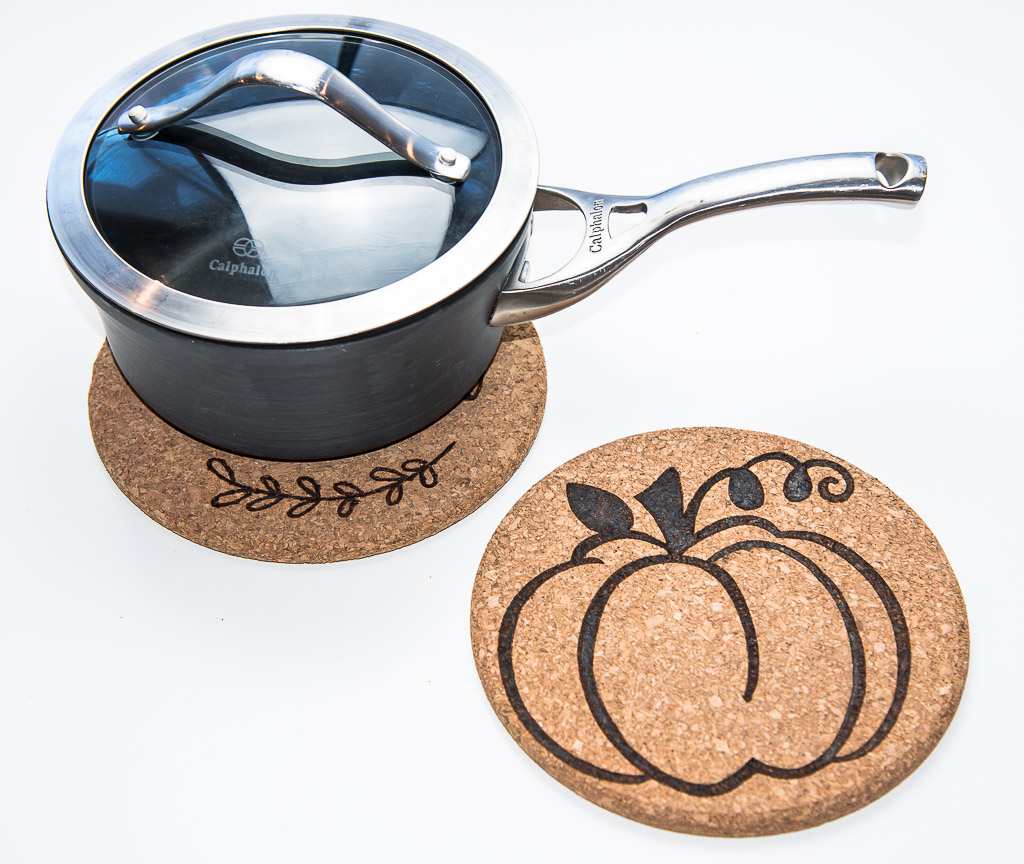 Protect your dining table with these Thanskgiving cork trivets!