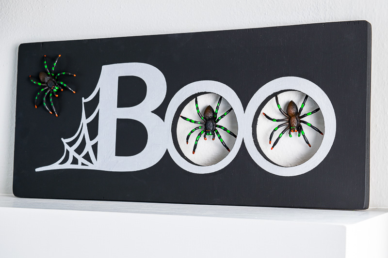 This spooky spider Halloween sign is the perfect decoration for your mantel!
