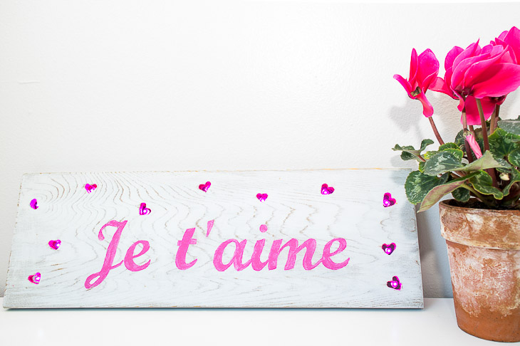 Light up your Valentine's Day with this fun sign!